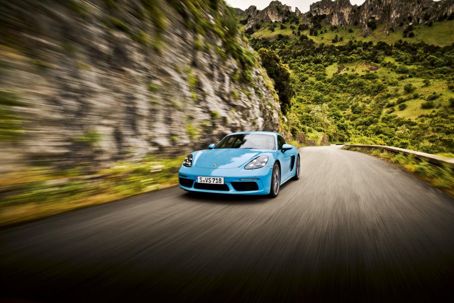  Porsche 718 Cayman S 2016 года  (фото 17 из 36)
